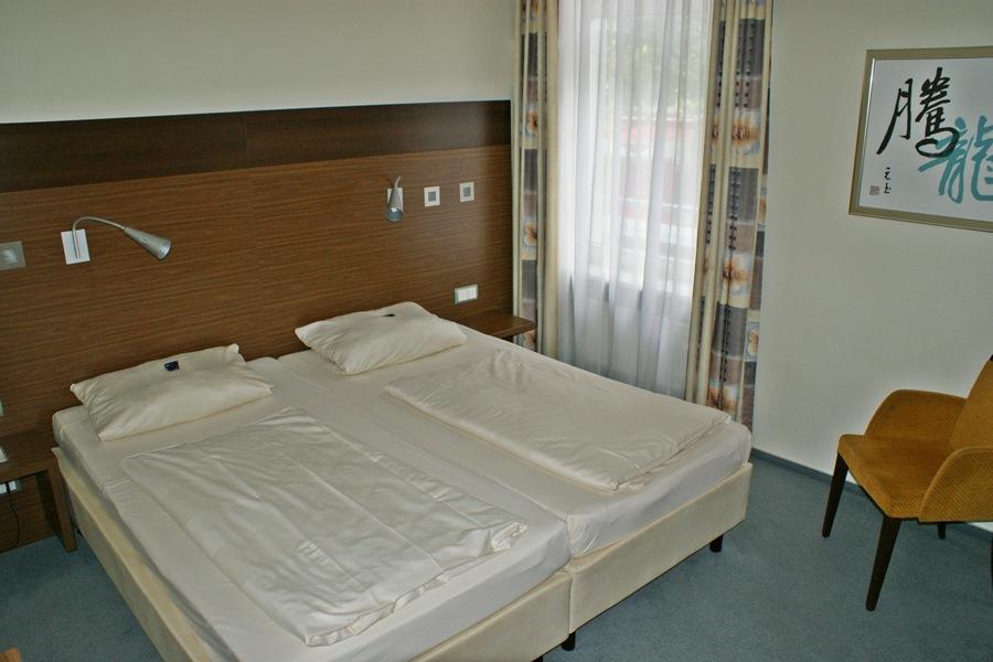 Отель Partner Central-hotel